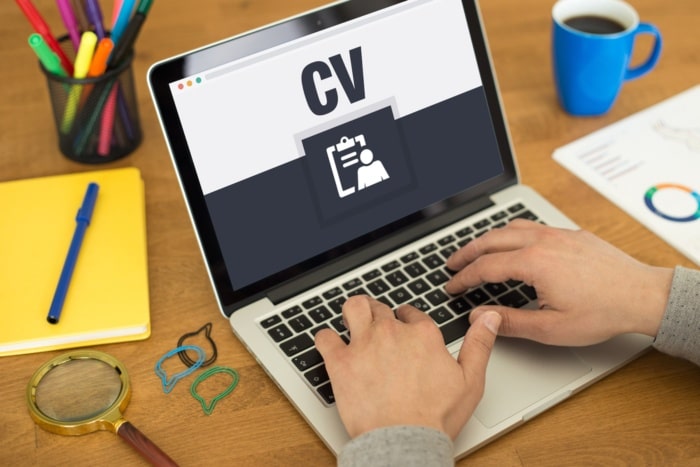 resumir un curriculum en una pagina